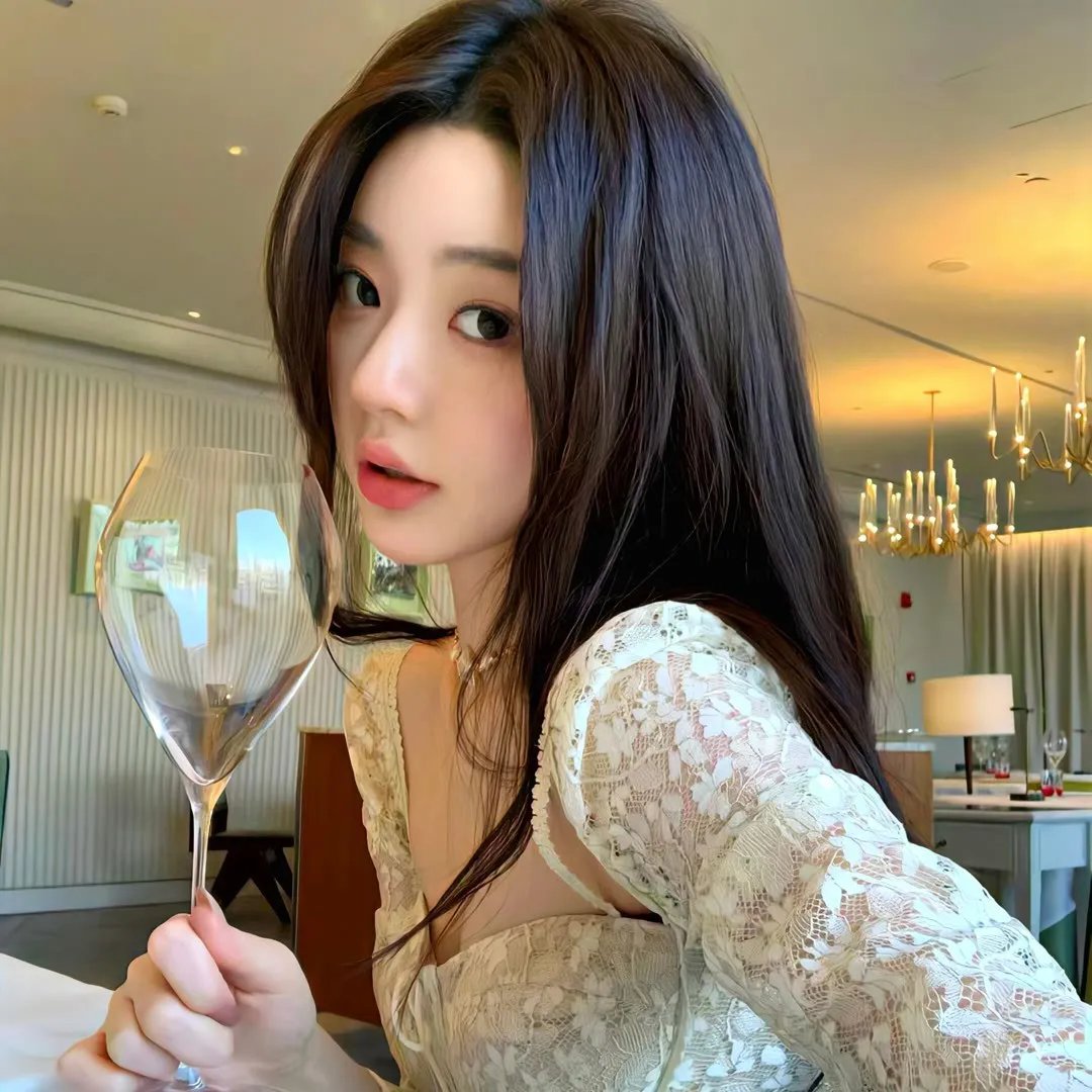 与一位女士合影 海报